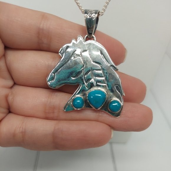 Sterling Horse Turquoise Pendant With Chain - Picture 6 of 8
